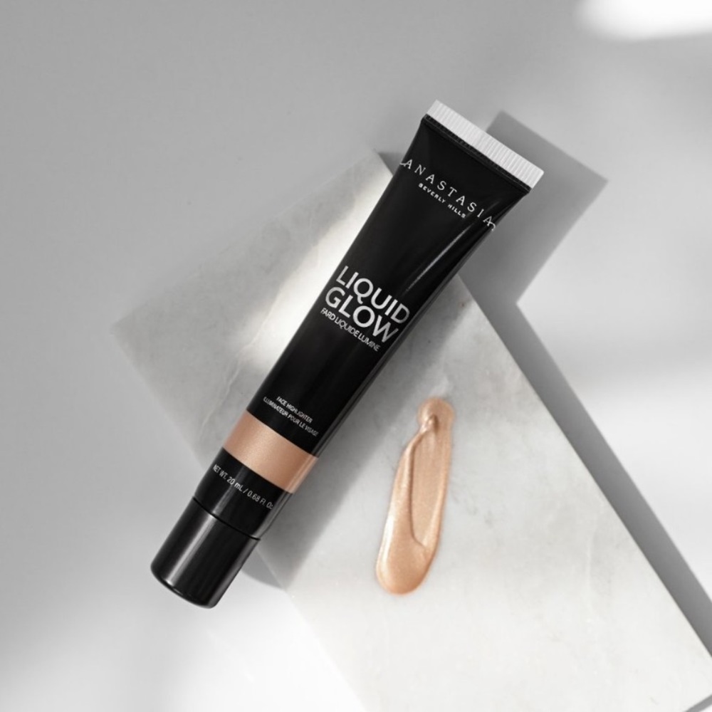 Liquid Glow in PERLA Anastasia Beverly Hills